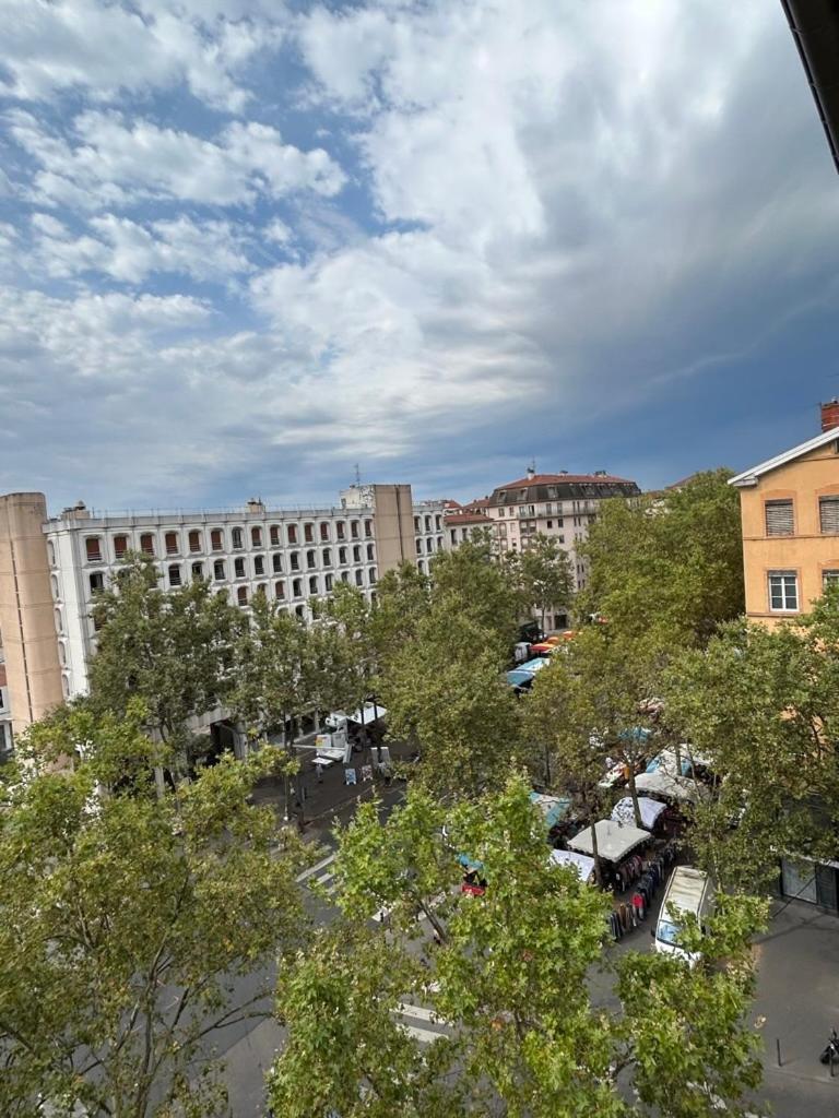 Hotel De La Croix-Rousse Лион Екстериор снимка