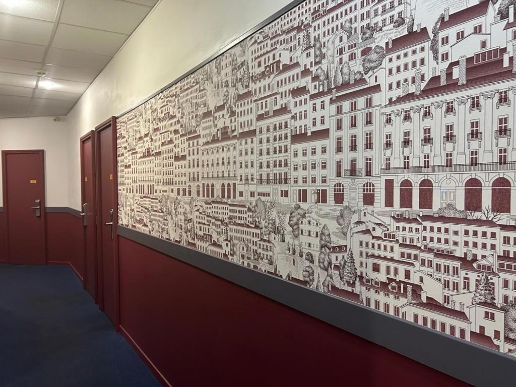 Hotel De La Croix-Rousse Лион Екстериор снимка