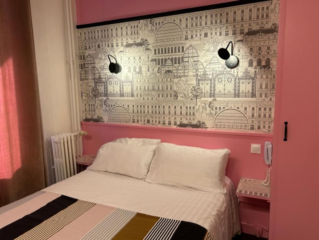 Hotel De La Croix-Rousse Лион Екстериор снимка