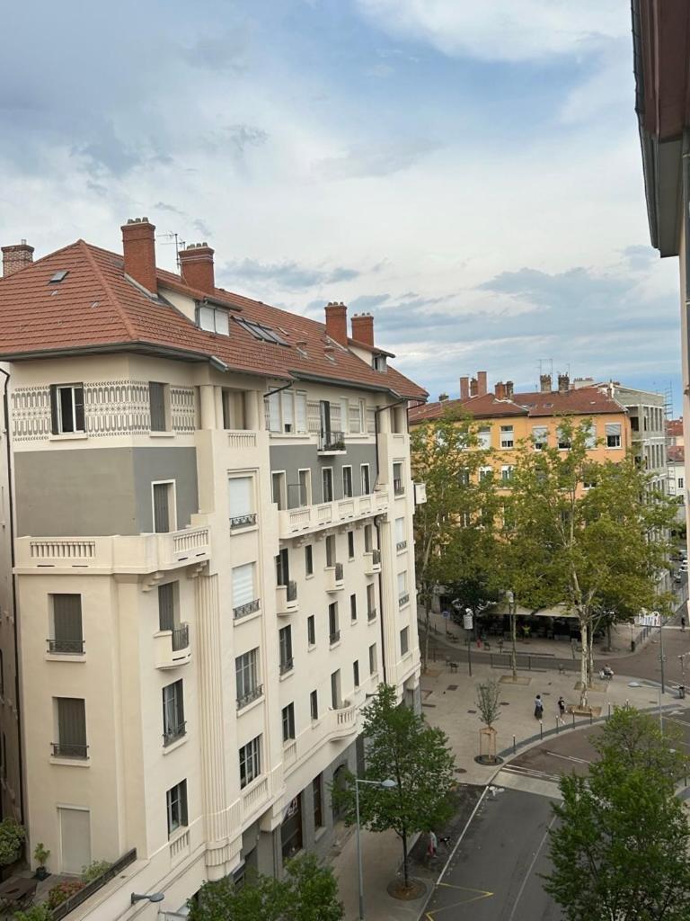 Hotel De La Croix-Rousse Лион Екстериор снимка
