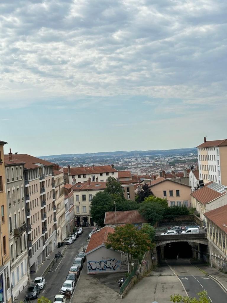 Hotel De La Croix-Rousse Лион Екстериор снимка