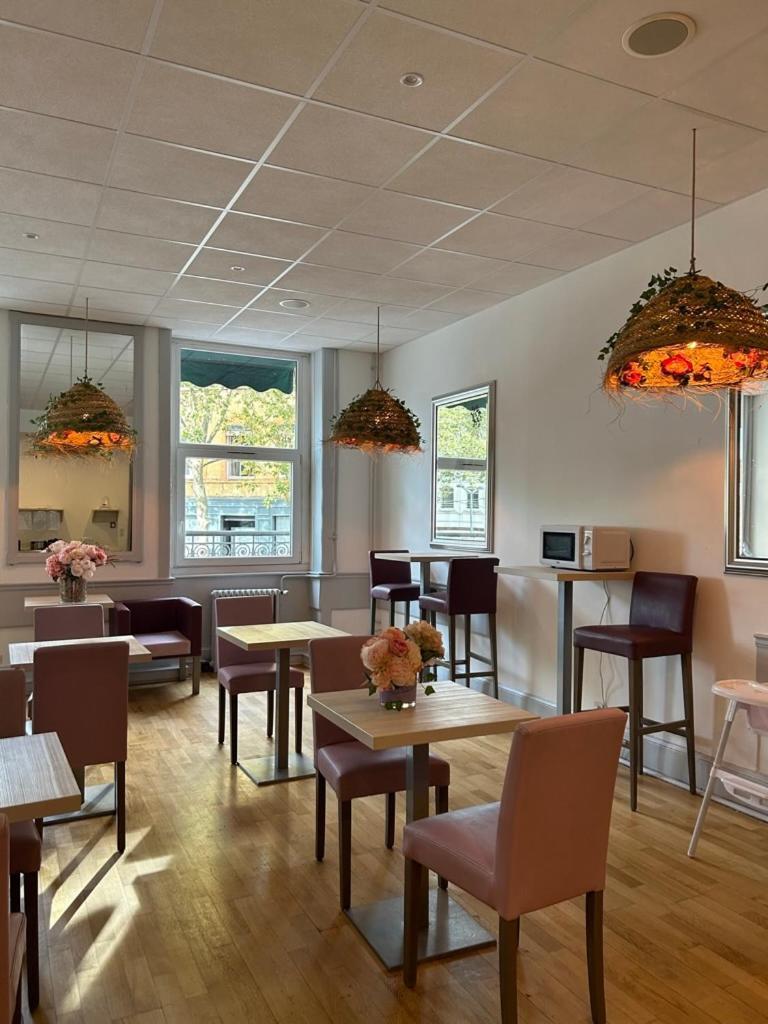 Hotel De La Croix-Rousse Лион Екстериор снимка
