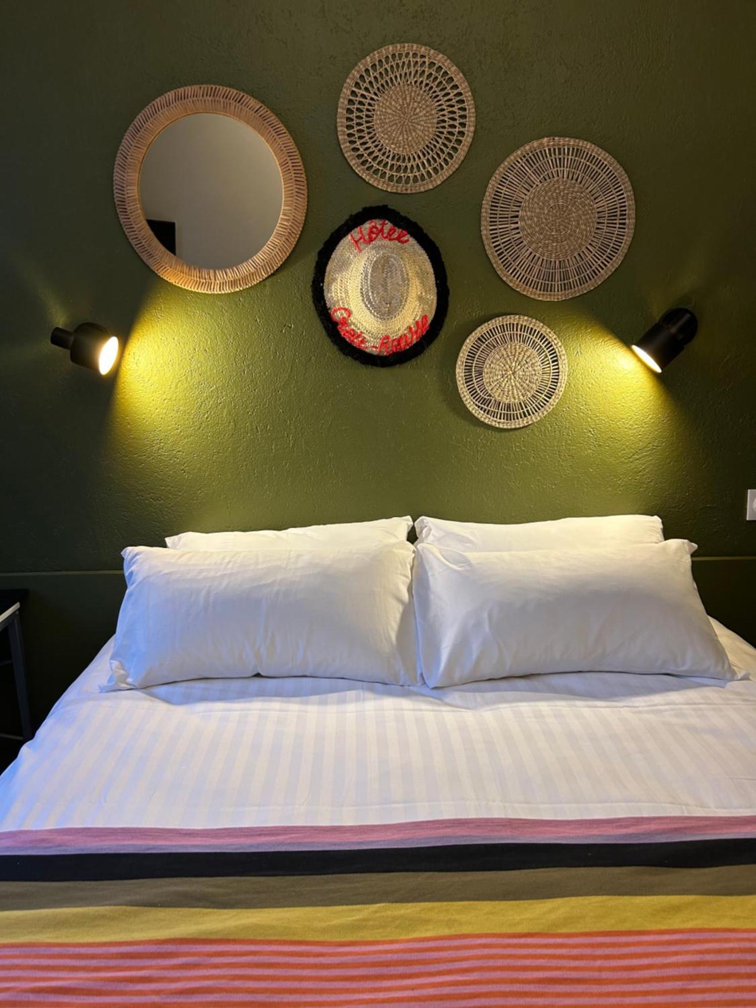 Hotel De La Croix-Rousse Лион Екстериор снимка